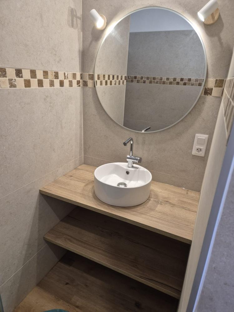 12- vasque après avec miroir